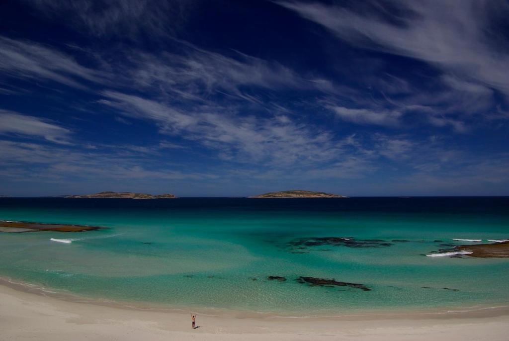 Esperance Beachfront Resort Exterior photo